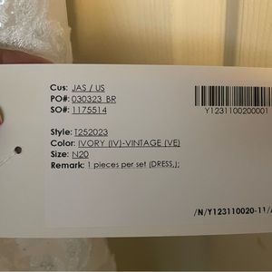 Never worn New Wedding Dress